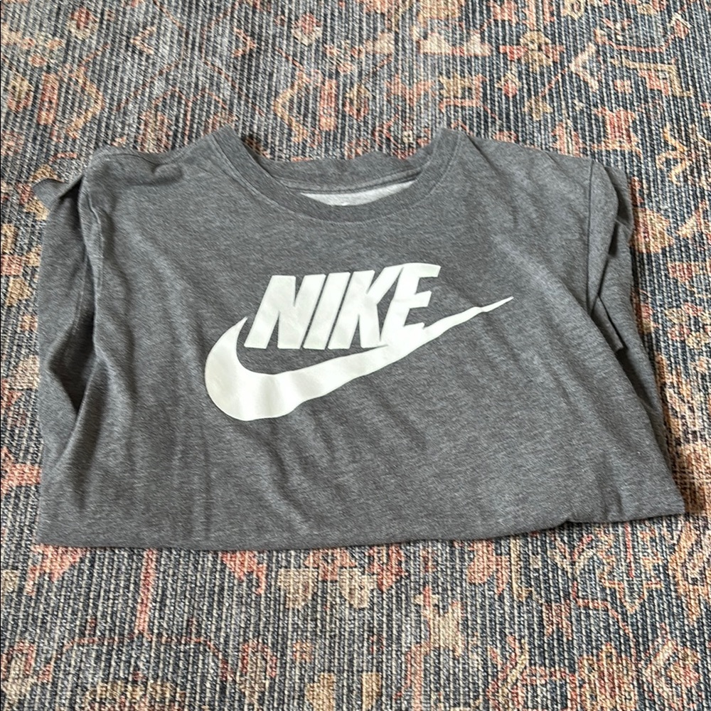 nike t shirt